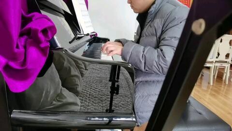 成人练歌视频教程,跟随成人练歌视频教程，轻松掌握歌唱技巧